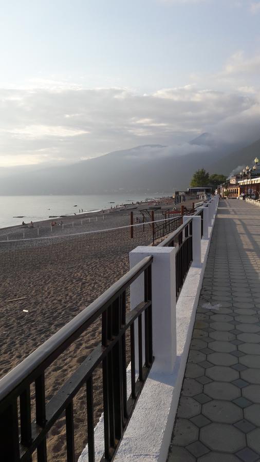 Na Shapsug Guest House Gagra Kültér fotó